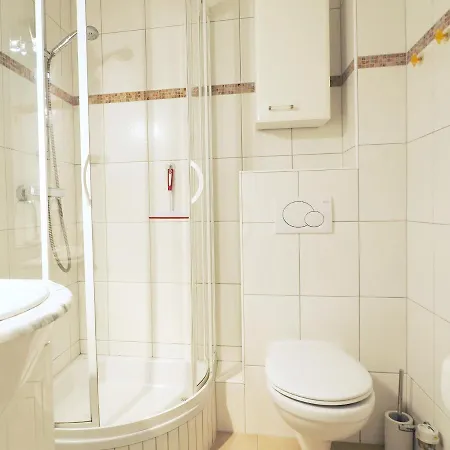 דירה *meeresleuchten*